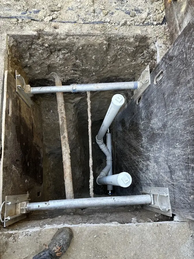 Experienced plumber completing Drain Cleaning work in Liberty Triangle